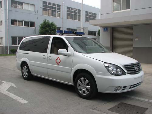 组图：上海新华汽车厂救护车图片