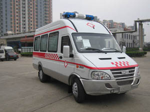 NJ5046XJHN4型依维柯救护车