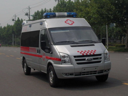 NJK5038XJH型救护车