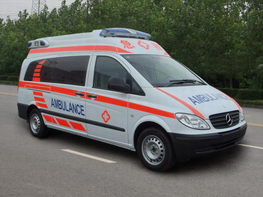 NJK5030XJHA型救护车