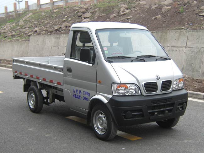 EQ1021TF32型载货汽车