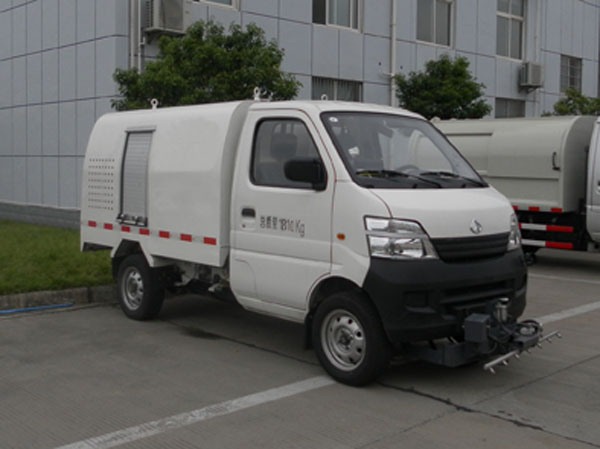 NJP5020TYH25M型长安微卡路面养护车