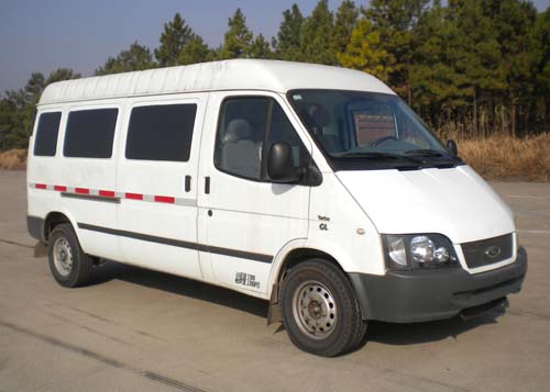 JX5030XXYPHA-M5型厢式运输车