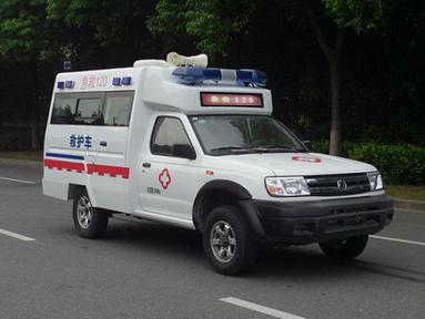NJK5033XJH型郑州日产锐骐四驱皮卡救护车