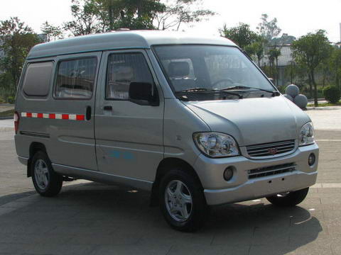 LQG5023XXYNF型客厢式运输车