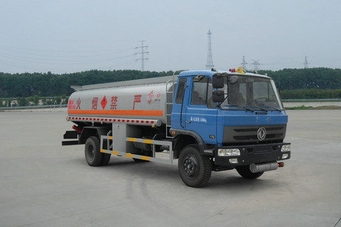 东风易燃液体罐式运输车图片