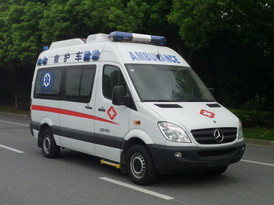 NJK5042XJHB型救护车