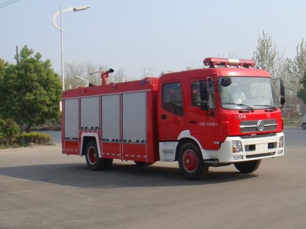 东风天锦7吨水罐消防车JDF5161GXFSG70B图片