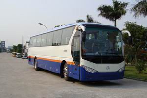 XML6127J68型客车