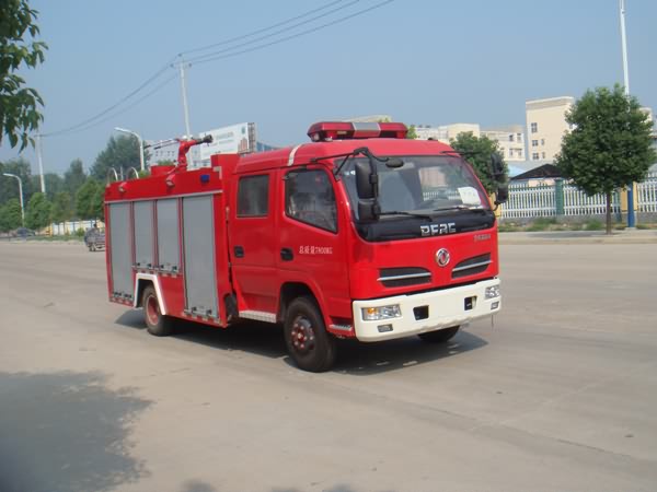 东风多利卡-4立方（吨）水罐消防车图片