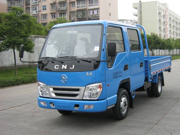 NJP2810W型低速货车