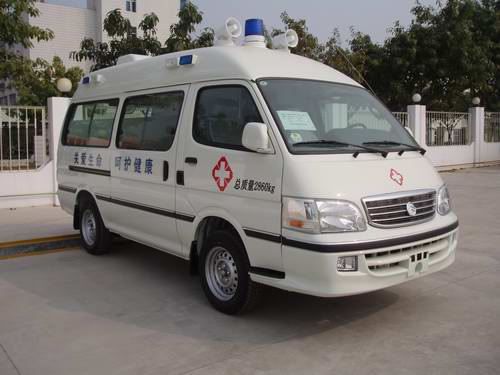 XML5035XJH18型救护车