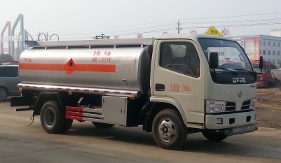 DLQ5070GJY4型东风小多利卡5吨加油车