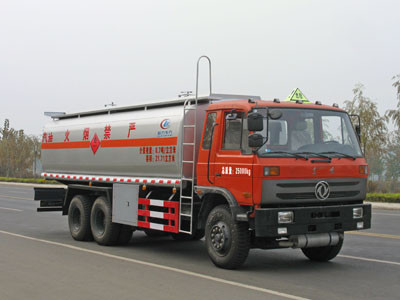 程力威凯马25吨以上5-10万油罐车