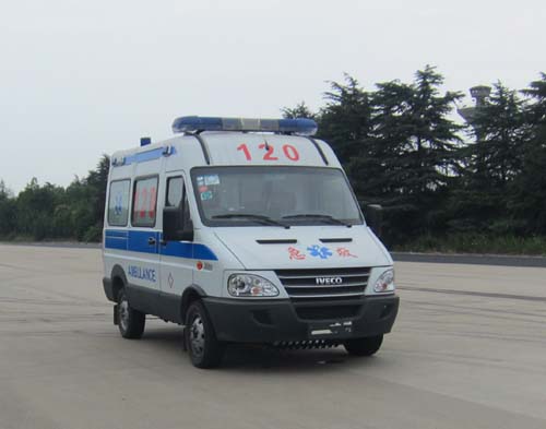 XLG5042XJHCY4型救护车