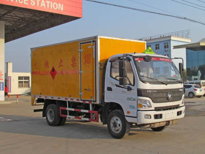 CLW5081XRQB4型福田欧马可易燃气体厢式运输车