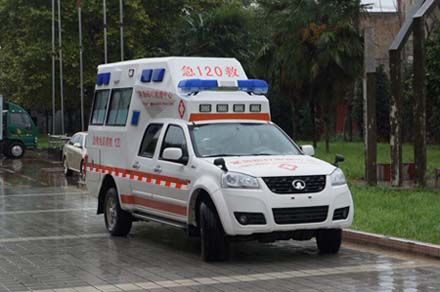 CPT5035XJH型救护车