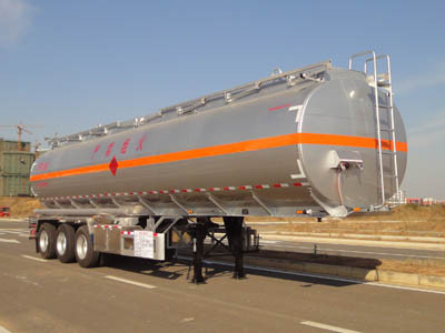 YQ9404GRYT2型易燃液体罐式运输半挂车图片