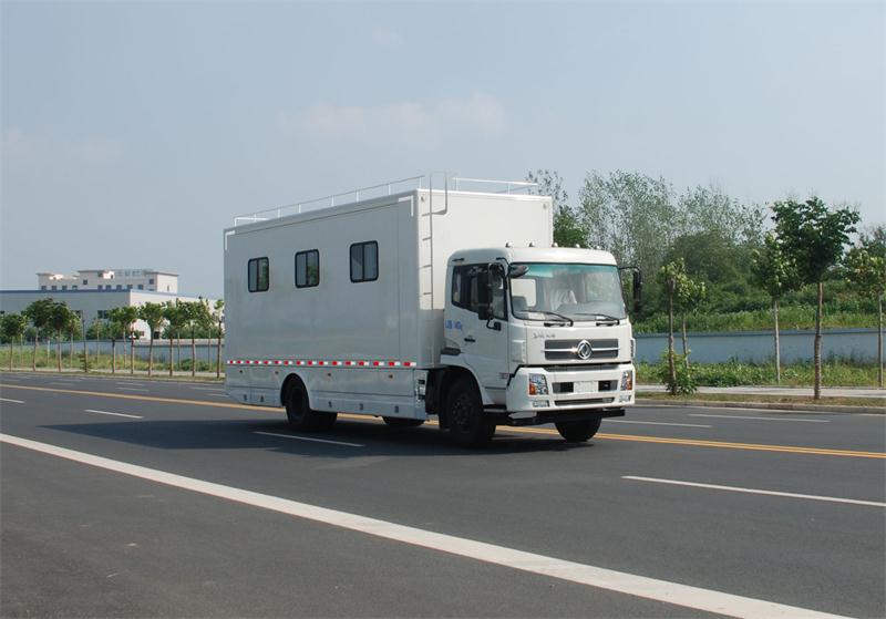 QX5160TSY型东风天锦宿营车