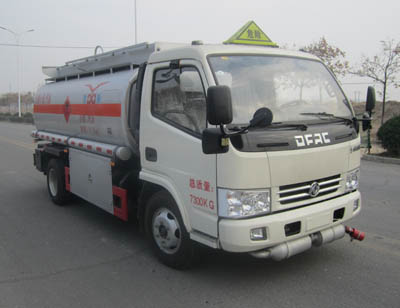 XX5071GJYA4型东风小多利卡5吨加油车
