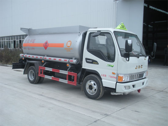 HQG5070GRY4HF型易燃液体罐式运输车