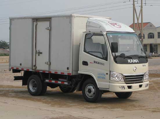KMC5048XXY26D4型厢式运输车