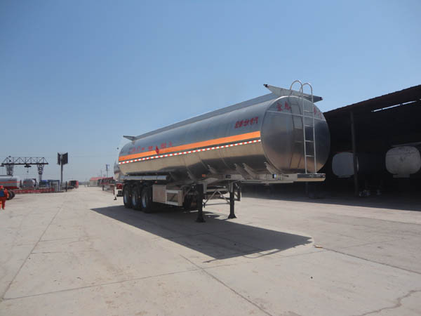 HHT9408GRYA型铝合金易燃液体罐式运输半挂车图片