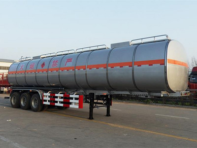 LHY9402GRY型易燃液体罐式运输半挂车图片