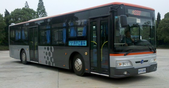 WG6121CHM4型城市客车