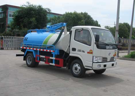 XZL5070GZX4型东风多利卡沼气池吸污车