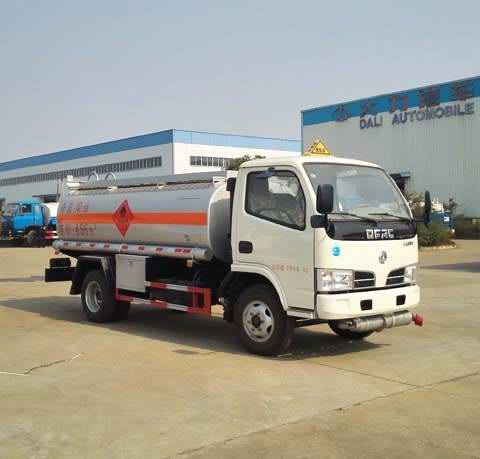 DLQ5070GJYG4型东风小多利卡5吨加油车