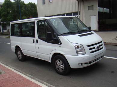 JX6490TA-L4型轻型客车