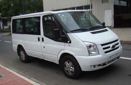 JX6490T-L4型轻型客车