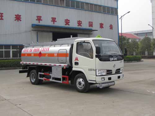 SZD5070GJY4型东风小多利卡5吨加油车