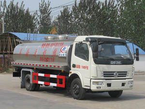 CLW5110GNY4型东风大多利卡鲜奶运输车