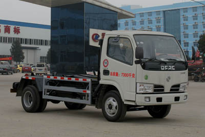CLW5070ZXX4型东风多利卡车厢可卸式垃圾车