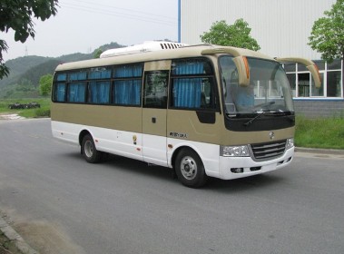 EQ6732L4D型客车