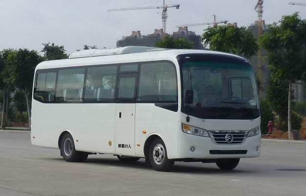 XML6722J28型客车