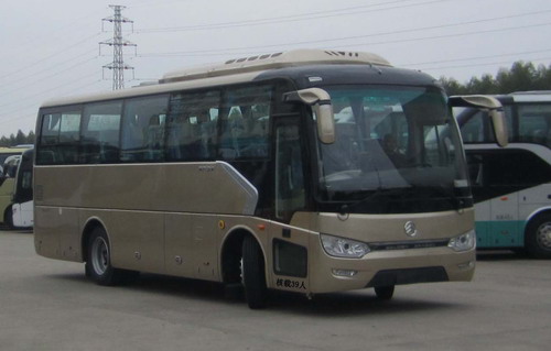 XML6887J18型客车
