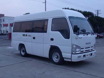 QL64903EAR型轻型客车