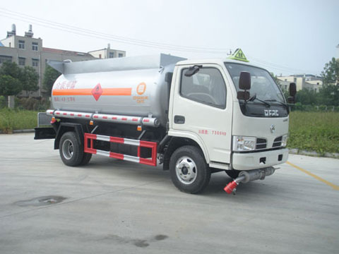 东风多利卡易燃液体罐式运输车图片