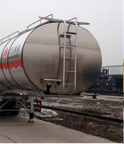 SDW9407GRYA型铝合金易燃液体罐式运输半挂车图片