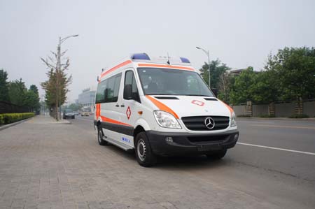 BBL5040XJH型救护车