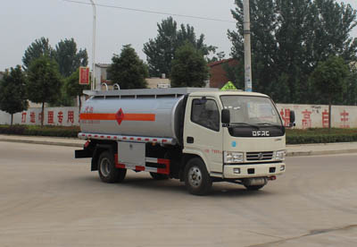 SCS5070GJYA型东风小多利卡5吨加油车