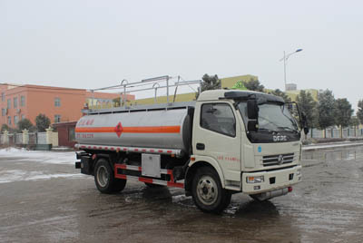 SCS5110GJYD型东风大多利卡8吨加油车