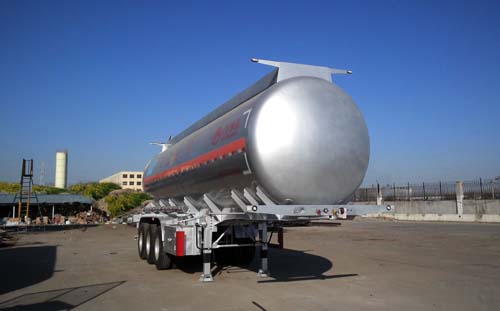SDW9401GYW型氧化性物品罐式运输半挂车图片