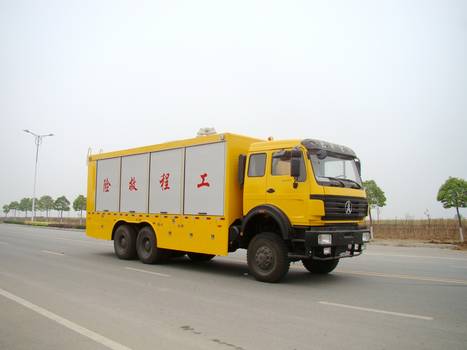 ES5220XZM型抢险救援照明车