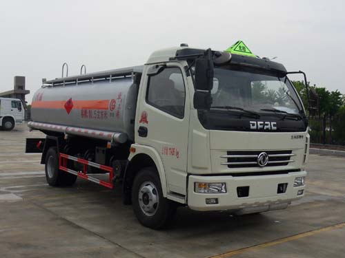 CSC5112GJY4型东风大多利卡8吨加油车