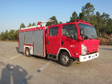 JDX5100GXFPM35-B型庆铃五十铃700P中卡泡沫消防车