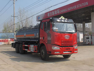 CLW5254GFWC4型腐蚀性物品罐式运输车